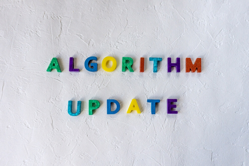 algoritma güncellemesi core update ile bağlantısı